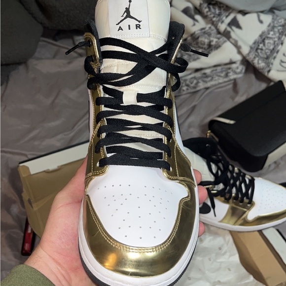 Nike Air Jordan 1 Mid SE Mens Metallic Gold Size 15 - Picture 6 of 6